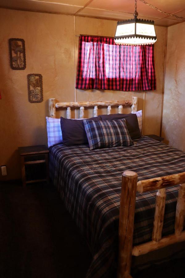 Pine Cove Storybook Village מראה חיצוני תמונה